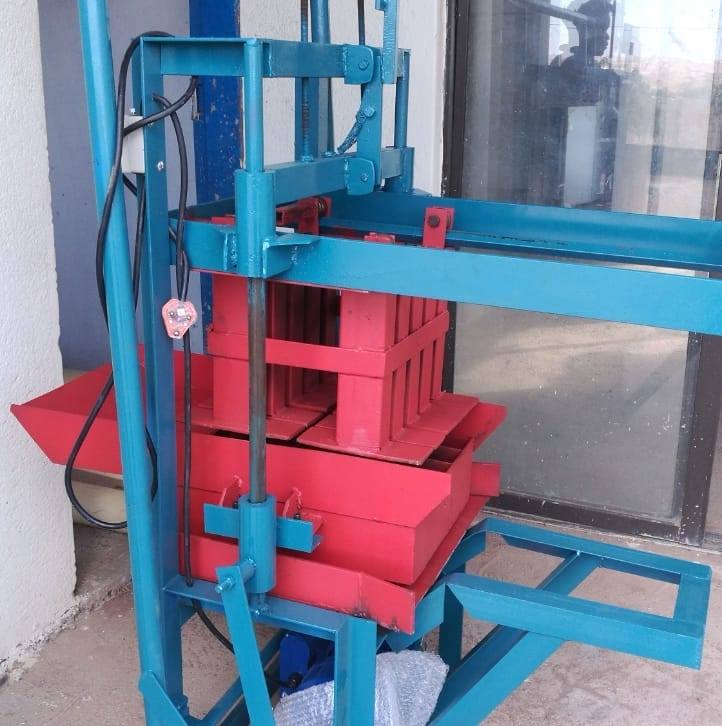 Static Brick Machine