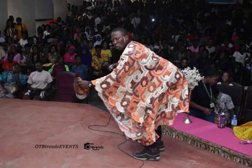 Halecii Pastor Kay_Baba Pastor