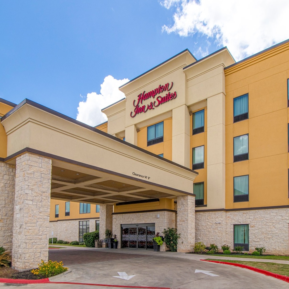 Hampton Inn & Suites - Bastrop, TX | Bastrop TX
