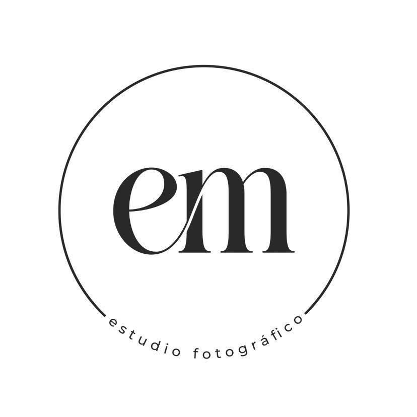Em Estudio Fotográfico