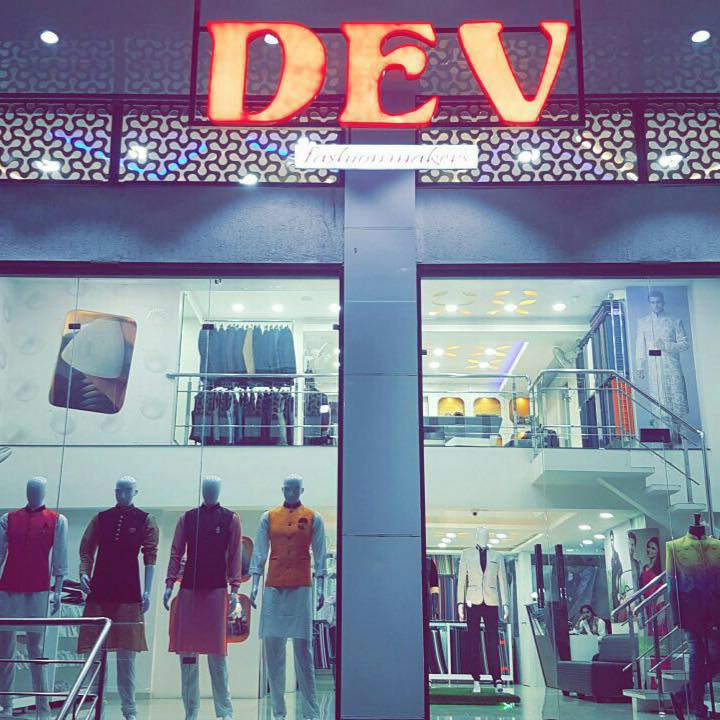 DEV Fashion Makers