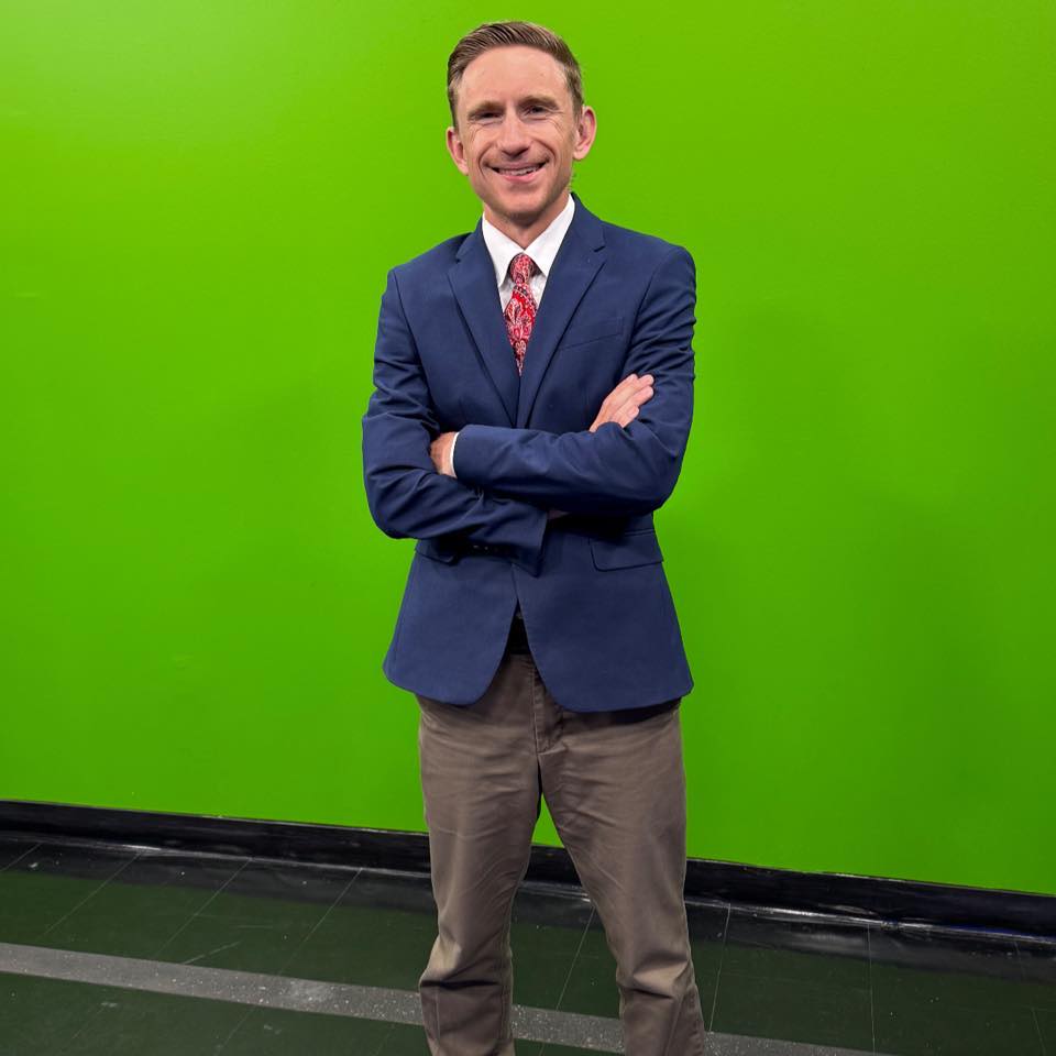 see that man all dressed in green Meteorologist Carson Vickroy (@KETKcarsonvickroy) • Facebook mirror bodysuit