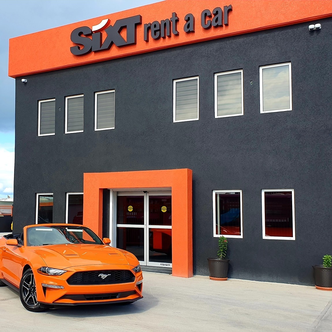 Imagine cruising around St. Maarten on vacation in luxury, comfort, and ...