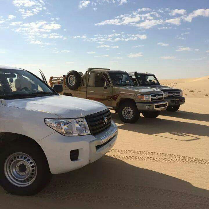 عشاق سيارات الاند كروزر و تيوتا