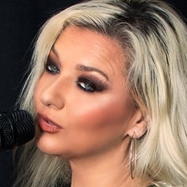 Laura Piazzai Vocalist