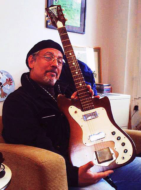 Mike Colonna, guitarist/songwriter