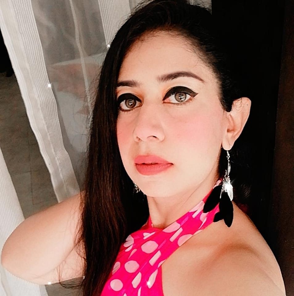 Pretty in Pink 💗🌸💜 BarbieCore Makeup by @velvetvanitybyaarushi | Velvet ...