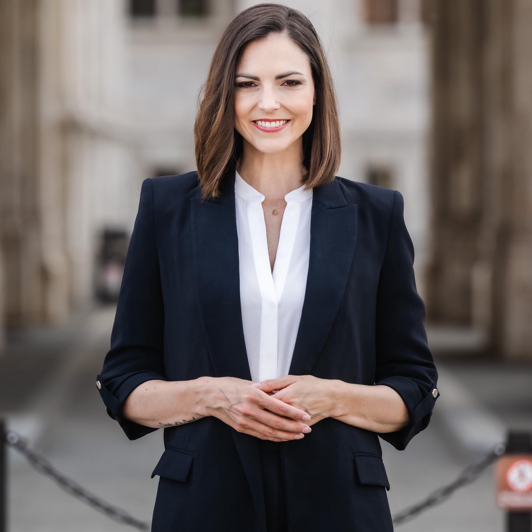 Erzsébet Rozsos - A sötétség mérhető, még ha tudná is... | Facebook