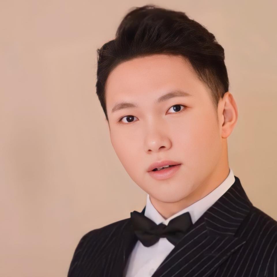 Dr. Hun Manet Fan - រូបភាពជួបជុំគ្រួសារម្ដង មើលទៅមានសុភមង្គលខ្លាំងណាស់😊 ...