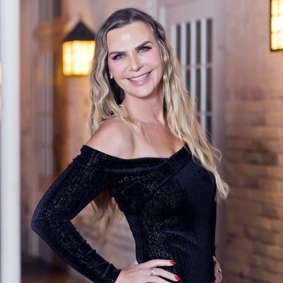 Stacy Sells Ashton