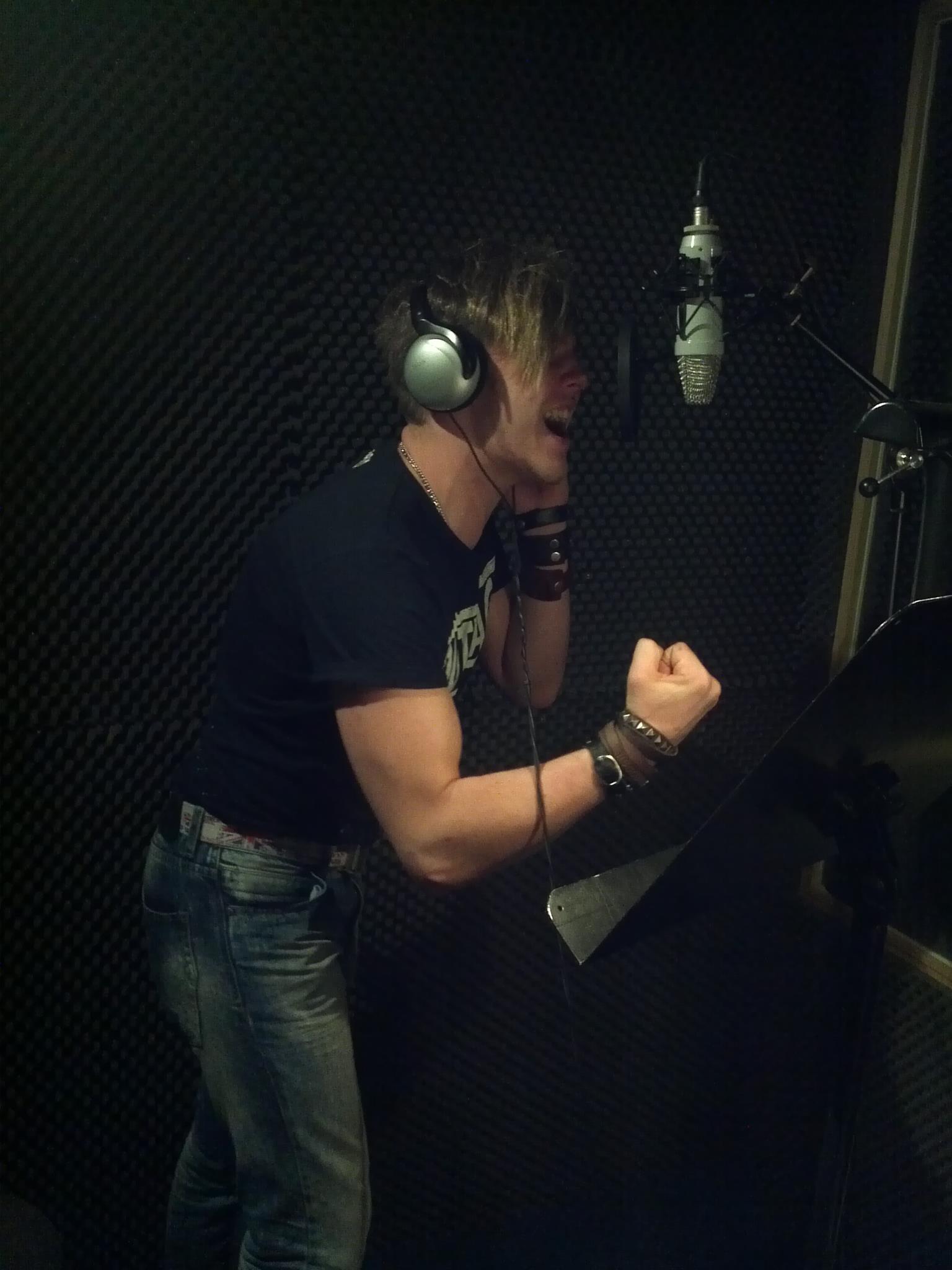 Oficial Tim David Weller Spain