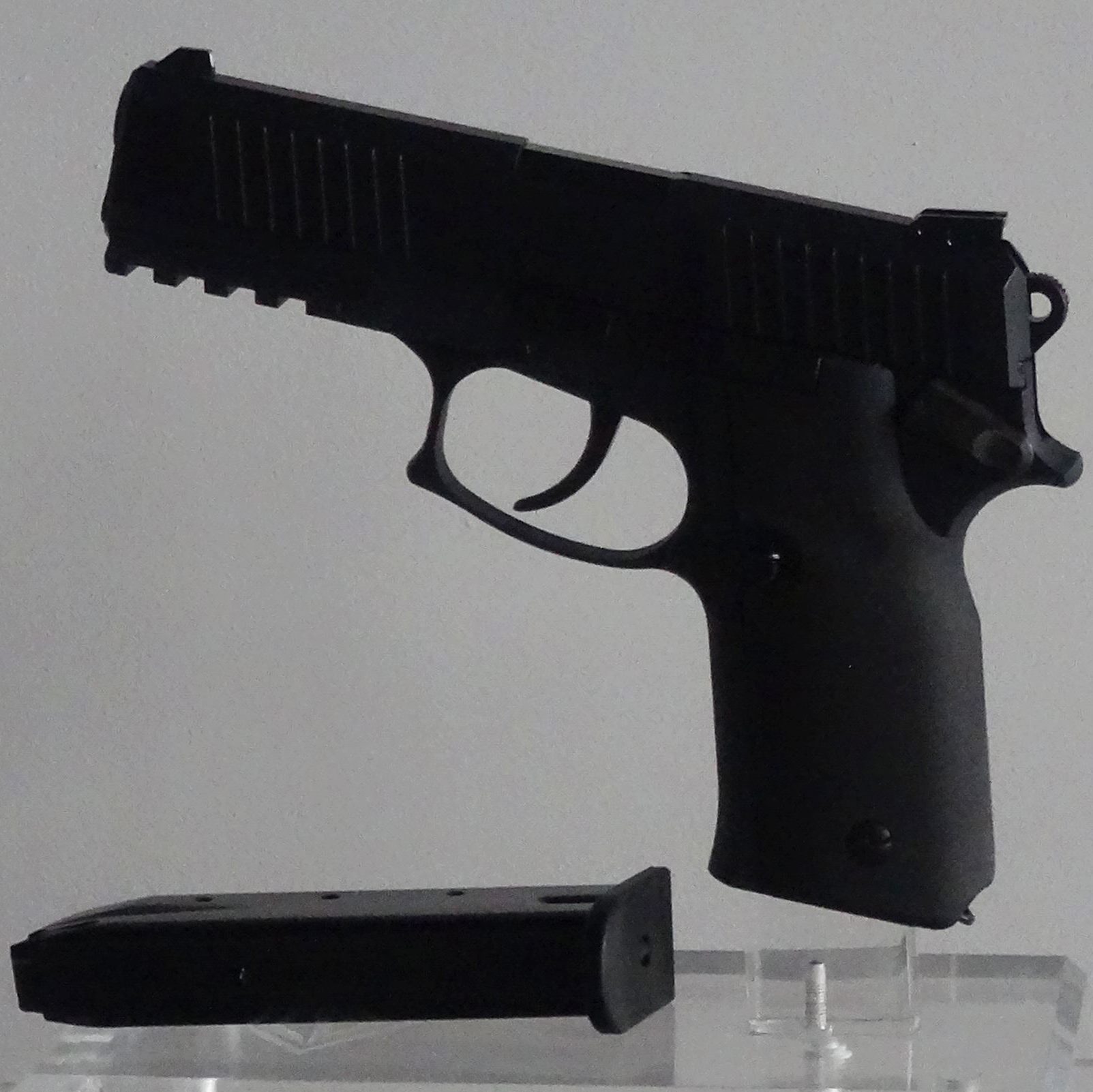 Pistolet PR-15 Ragun