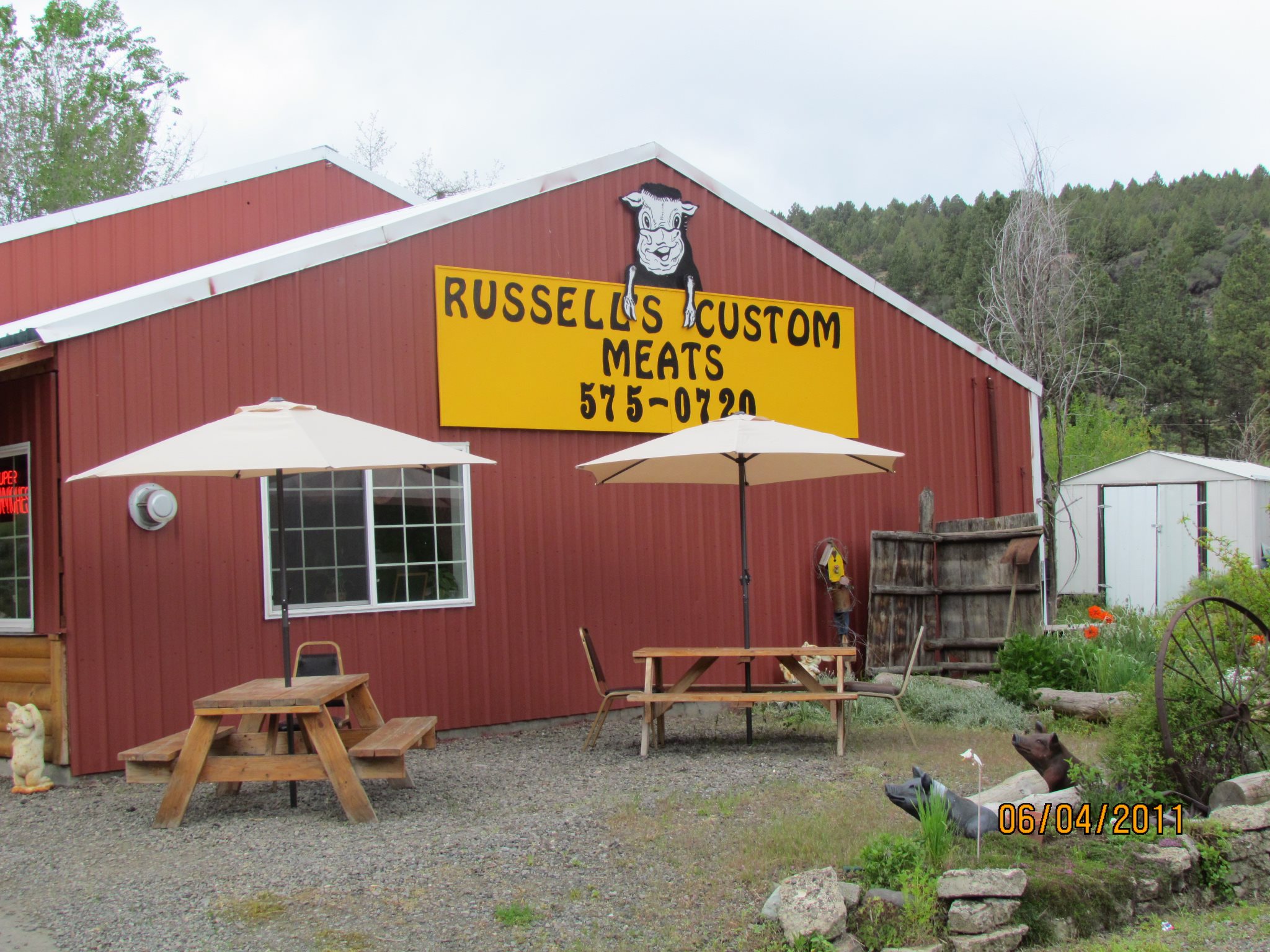 Russell's Custom Meats & Deli | Canyon City OR