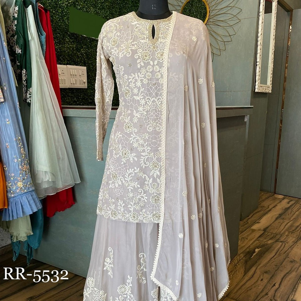 RR SUITS | Chandigarh