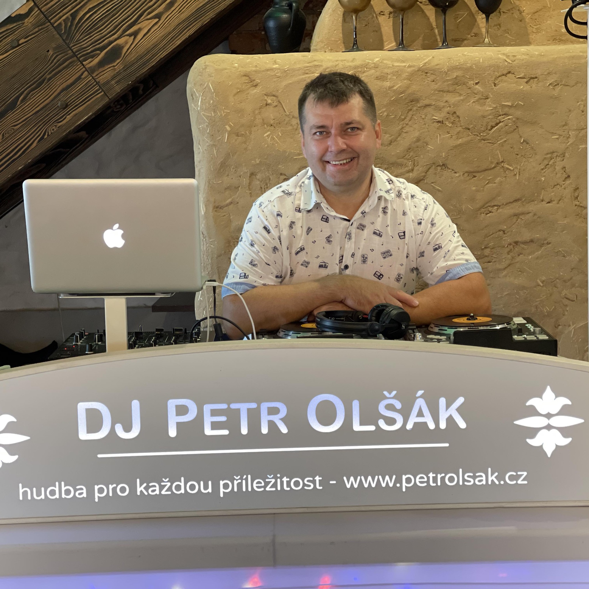 dj-petr-ol-k-hnojn