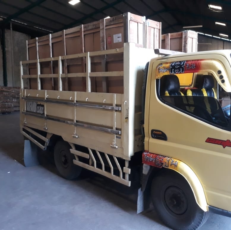 Mobil sewa truk engkel 4 roda makassar | Makassar