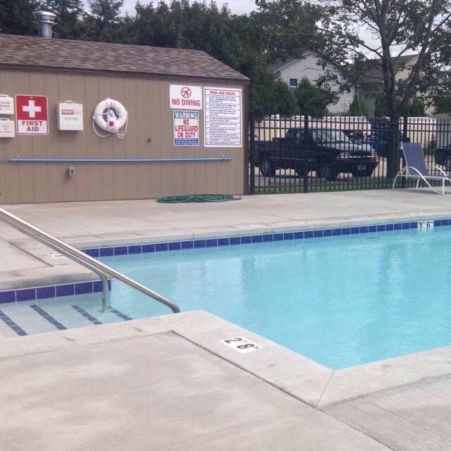 Alverno Pool Apartments Milwaukee WI