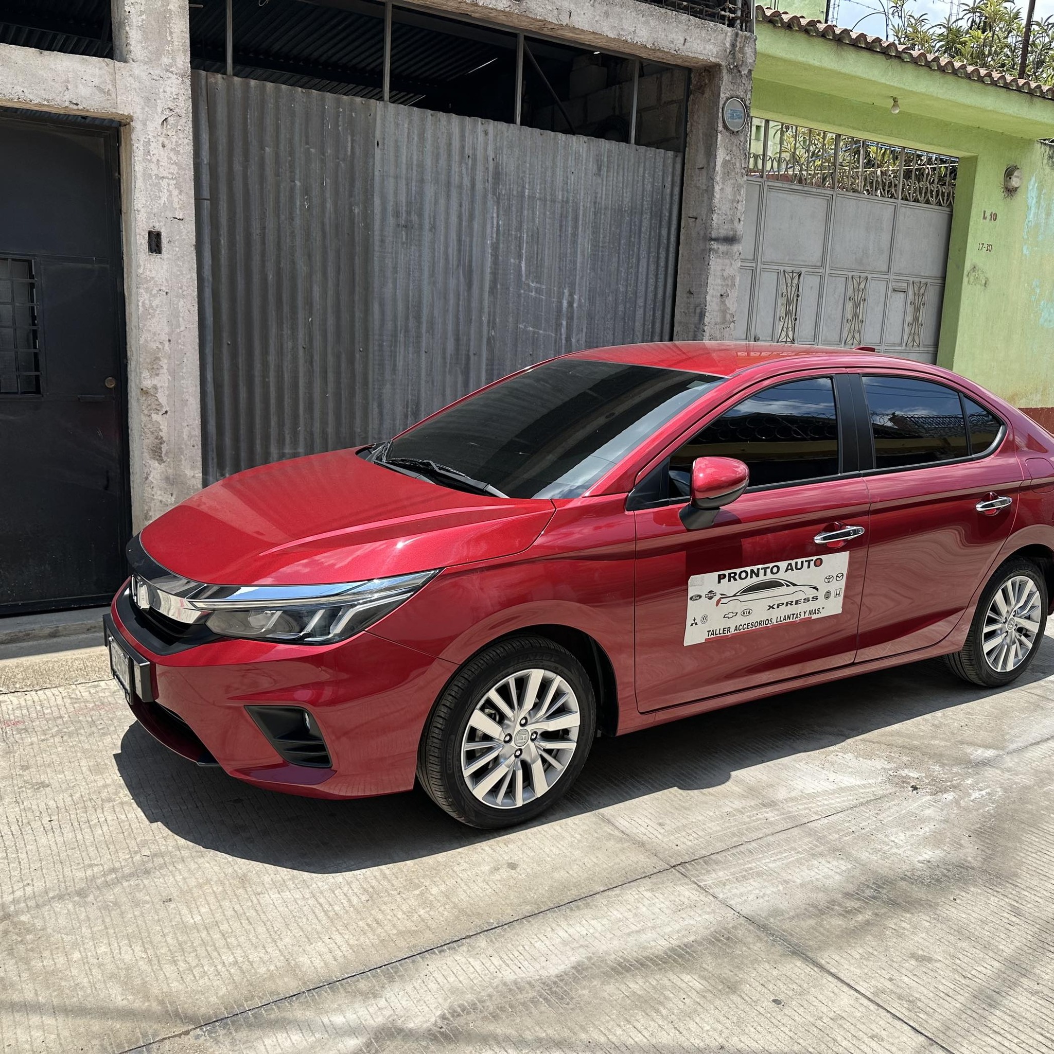La ceniza puede llegar hasta las... - Pronto Auto Express | Facebook