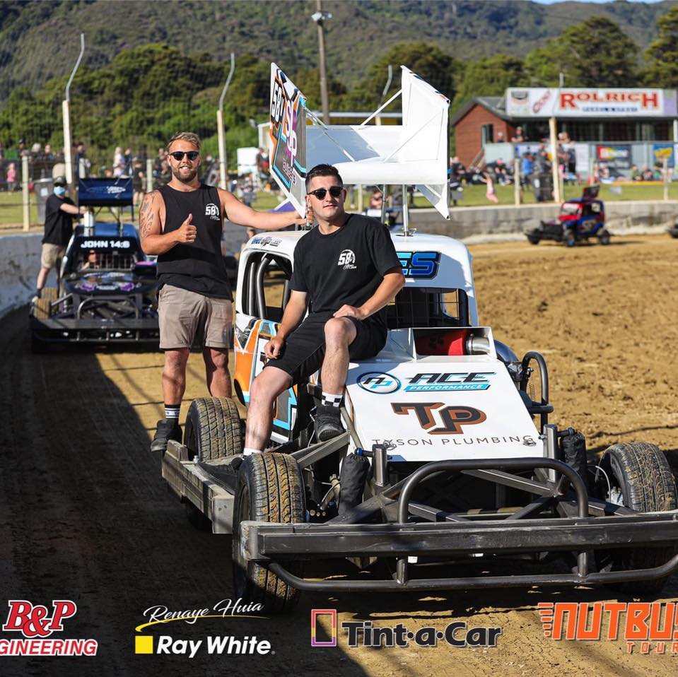 Five8v stockcar Mizaan Lees