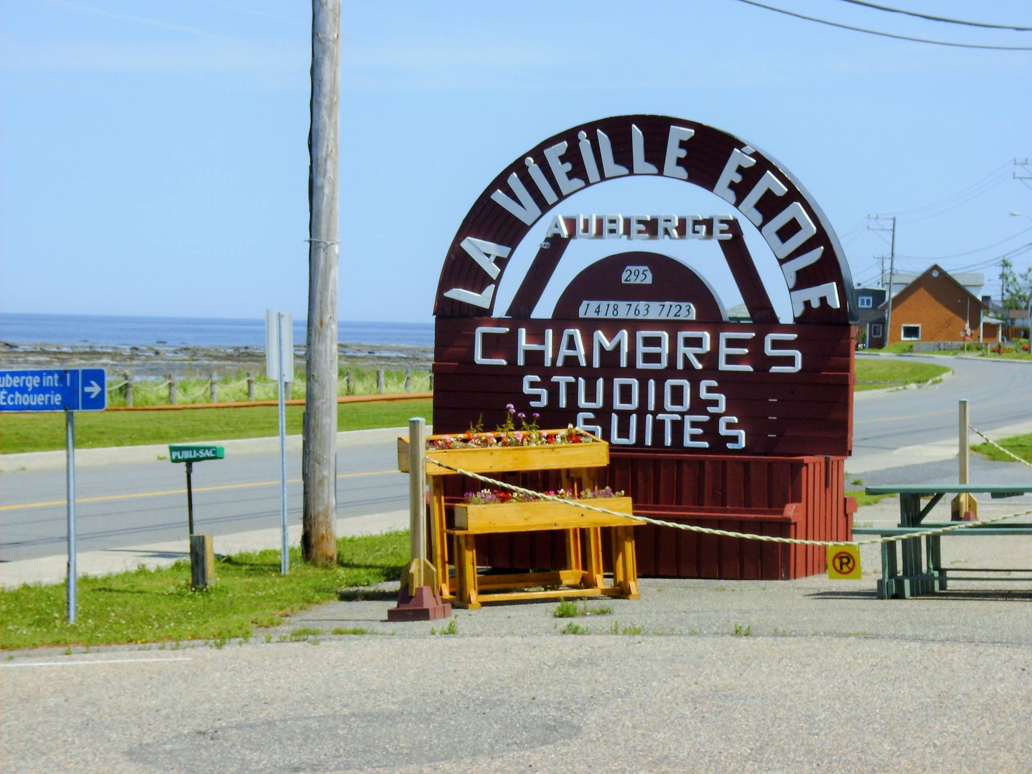 Auberge Internationale La Vieille École | Sainte-Anne-des-Monts QC