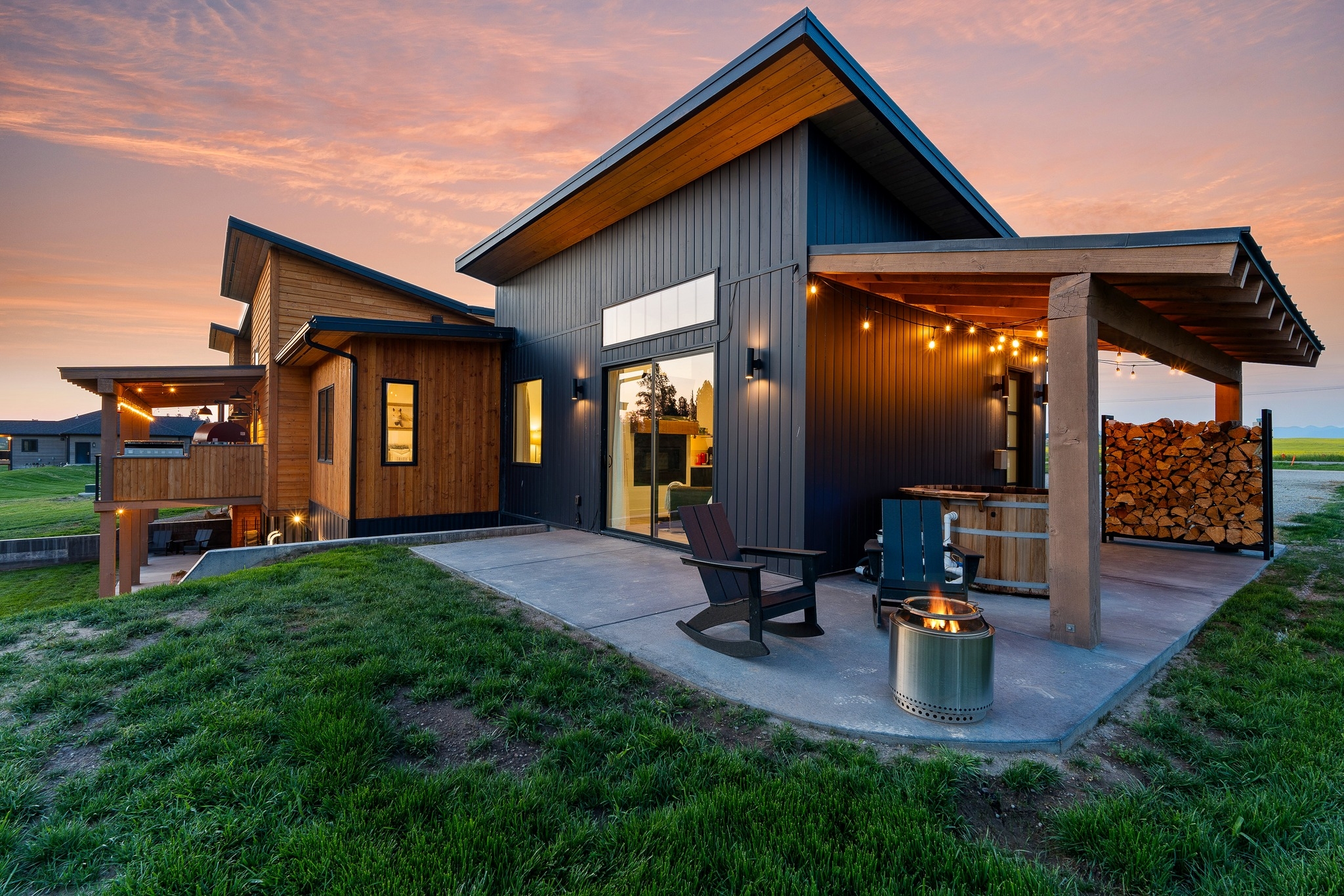 Modern Mountain Lodge Houses Modern Mountain Lodge GREENVILLE