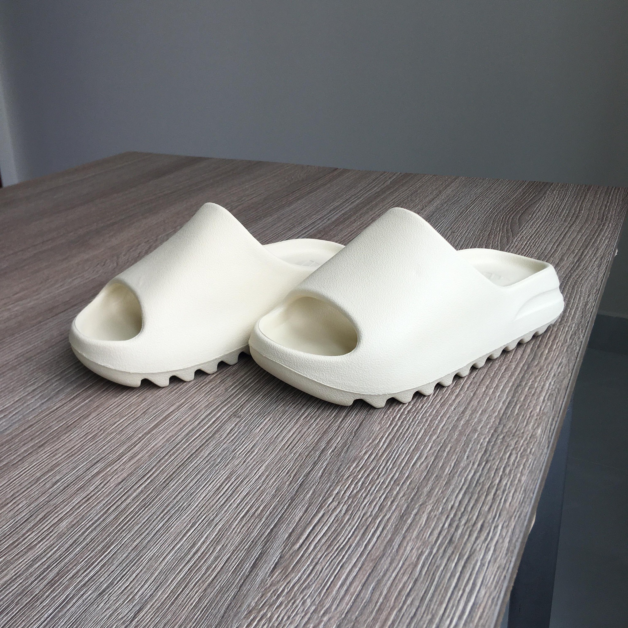 Dép Yezzy Slide - Xưởng Giá Sỉ | Ho Chi Minh City