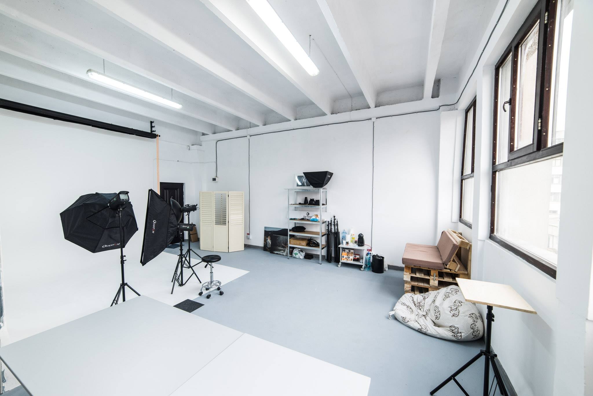 Corner Studio