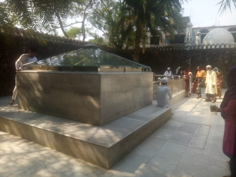 দৈনিক সাদ্দাম বাজার