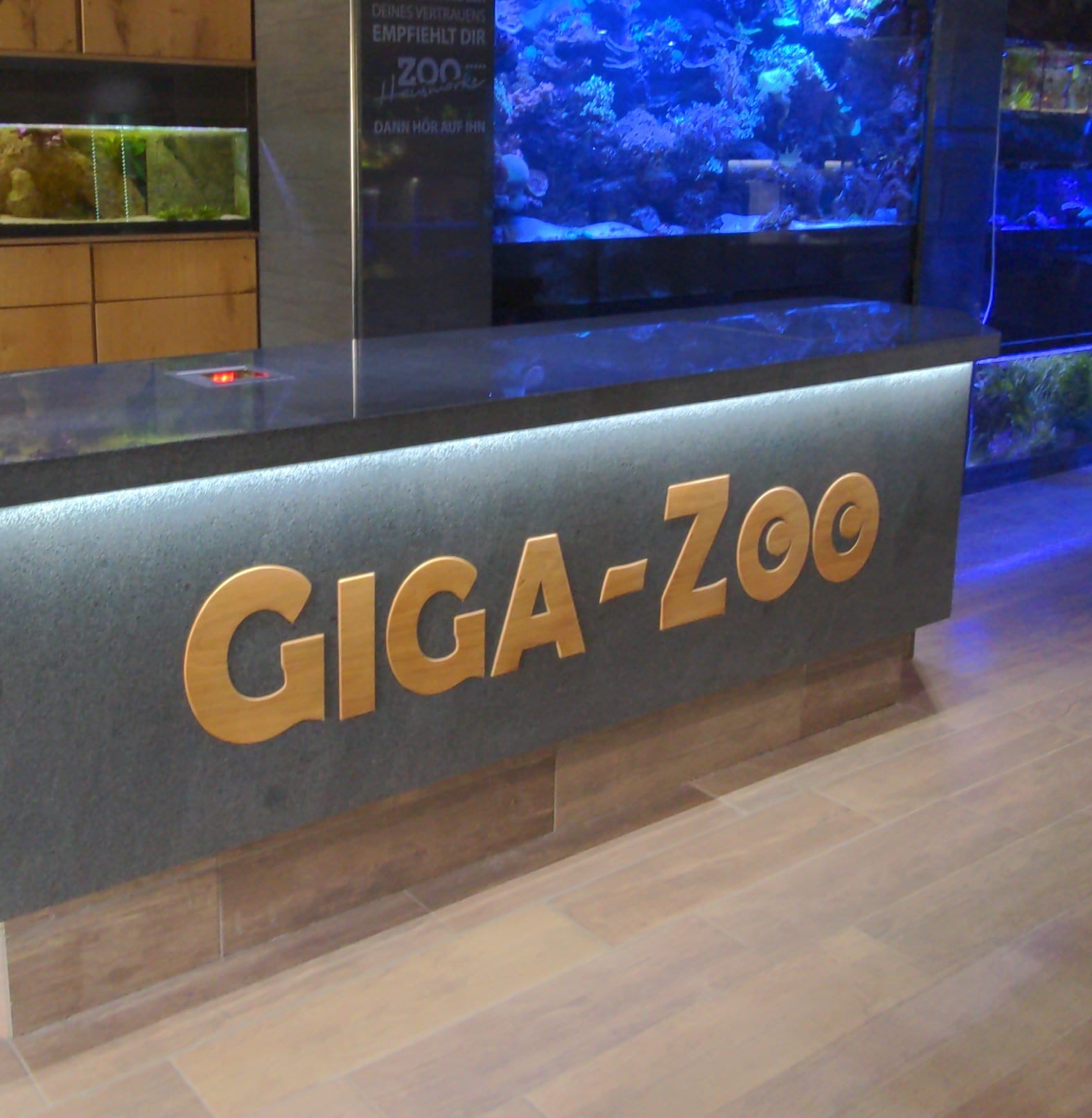 Giga-Zoo