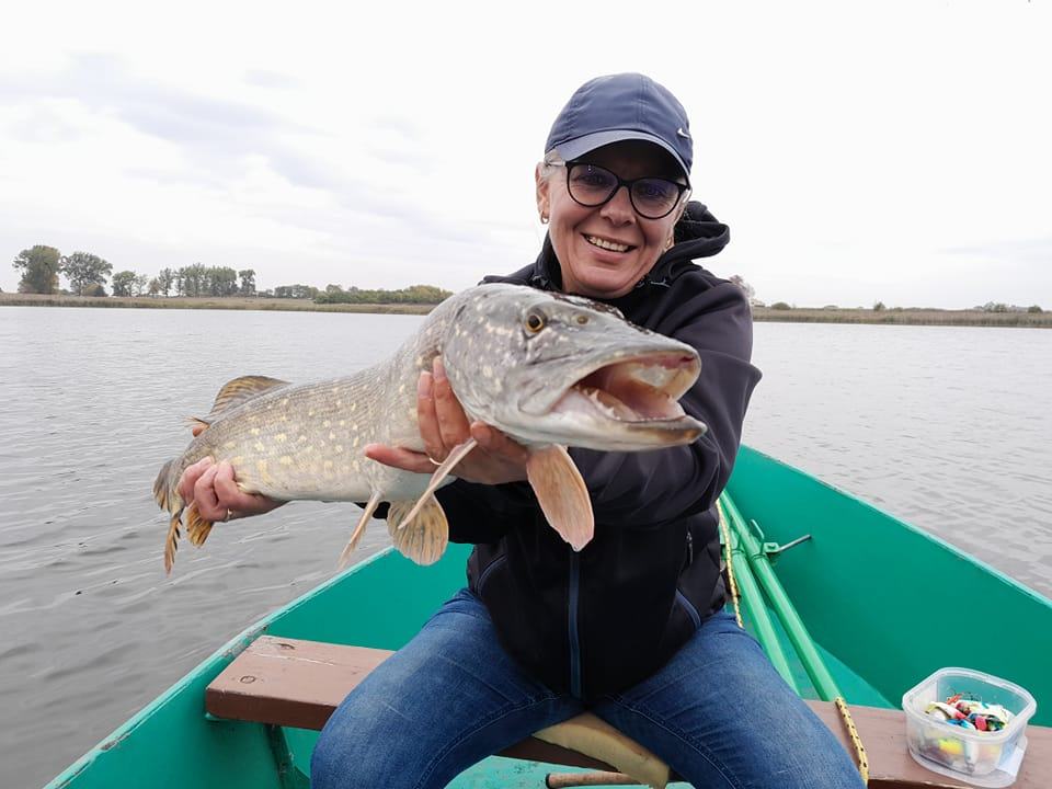 Eva Fishing 