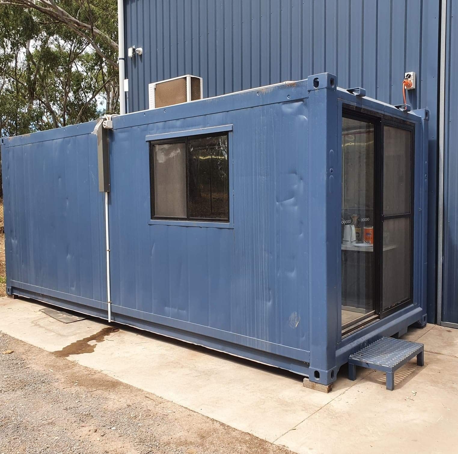 Border shipping containers