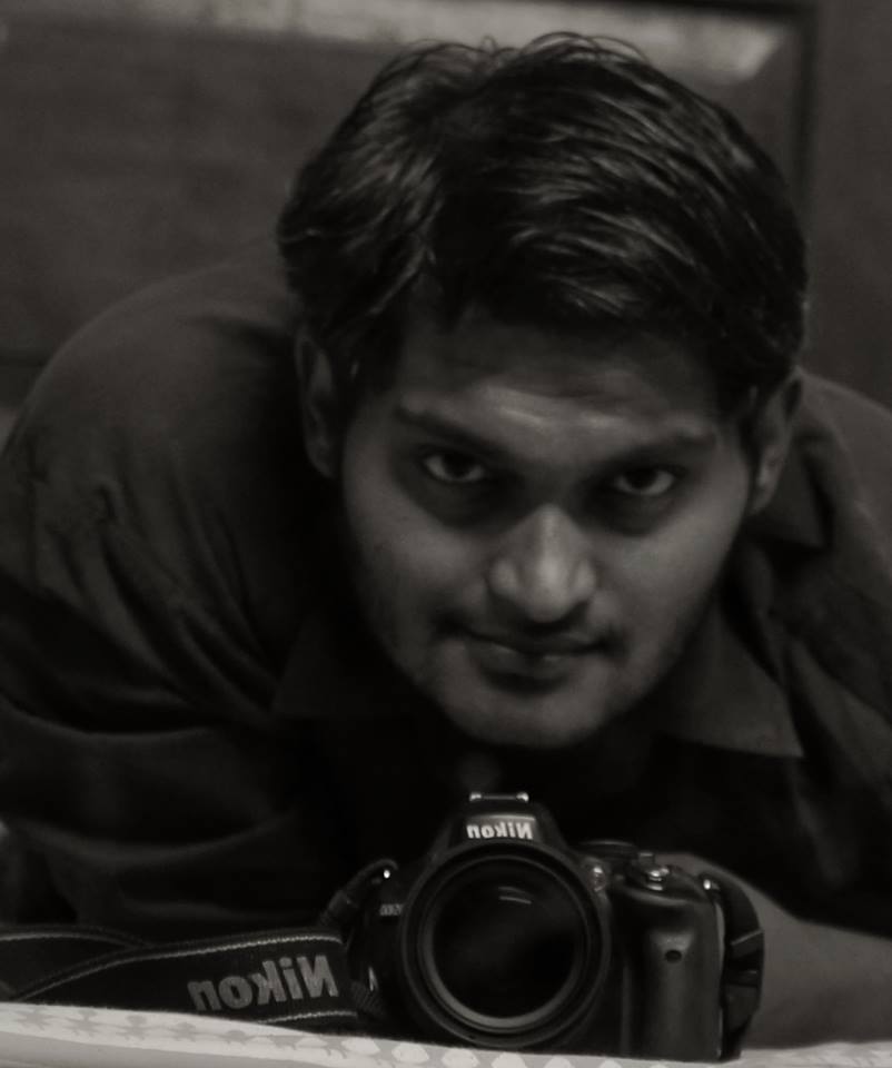 Galyaan Camera Ghalun Por Rastaad Jala - Vaibhav Bhagat