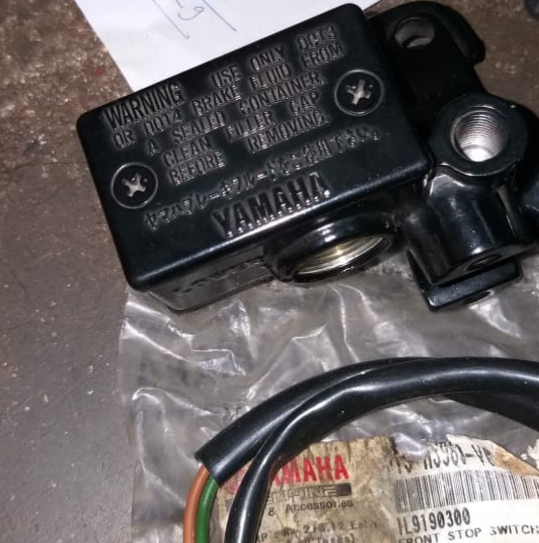 ITHACA GUN COLLECTORS … | I have a SKB 300 and the bolt/charge handle ...