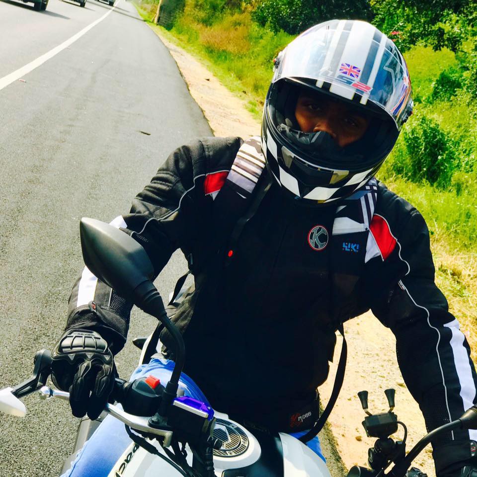Bangalore apache rtr 200 4v rider