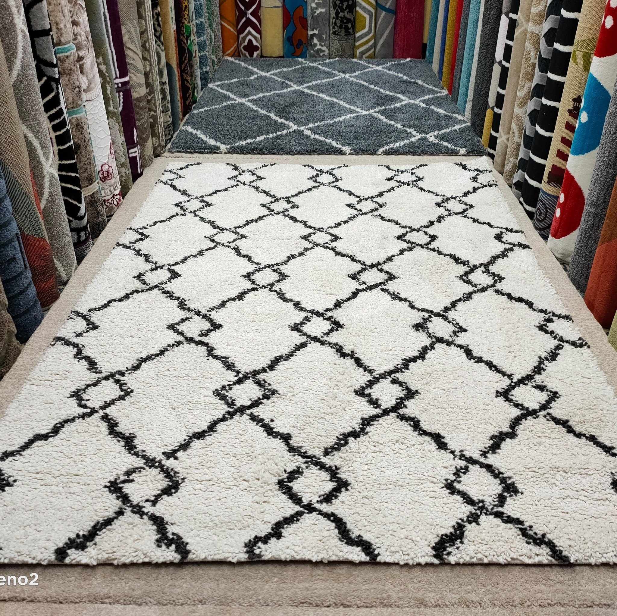 Soma carpet سجاد ع قد الأيد