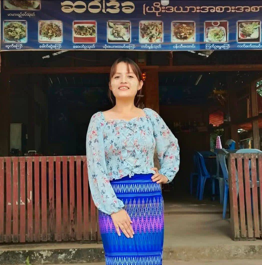 Mya Sandar - ဆဝါဒီခ Thai food