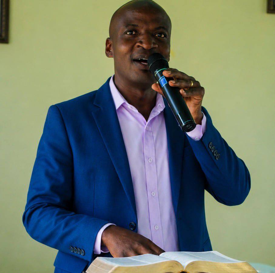 Haron R.Mwaro