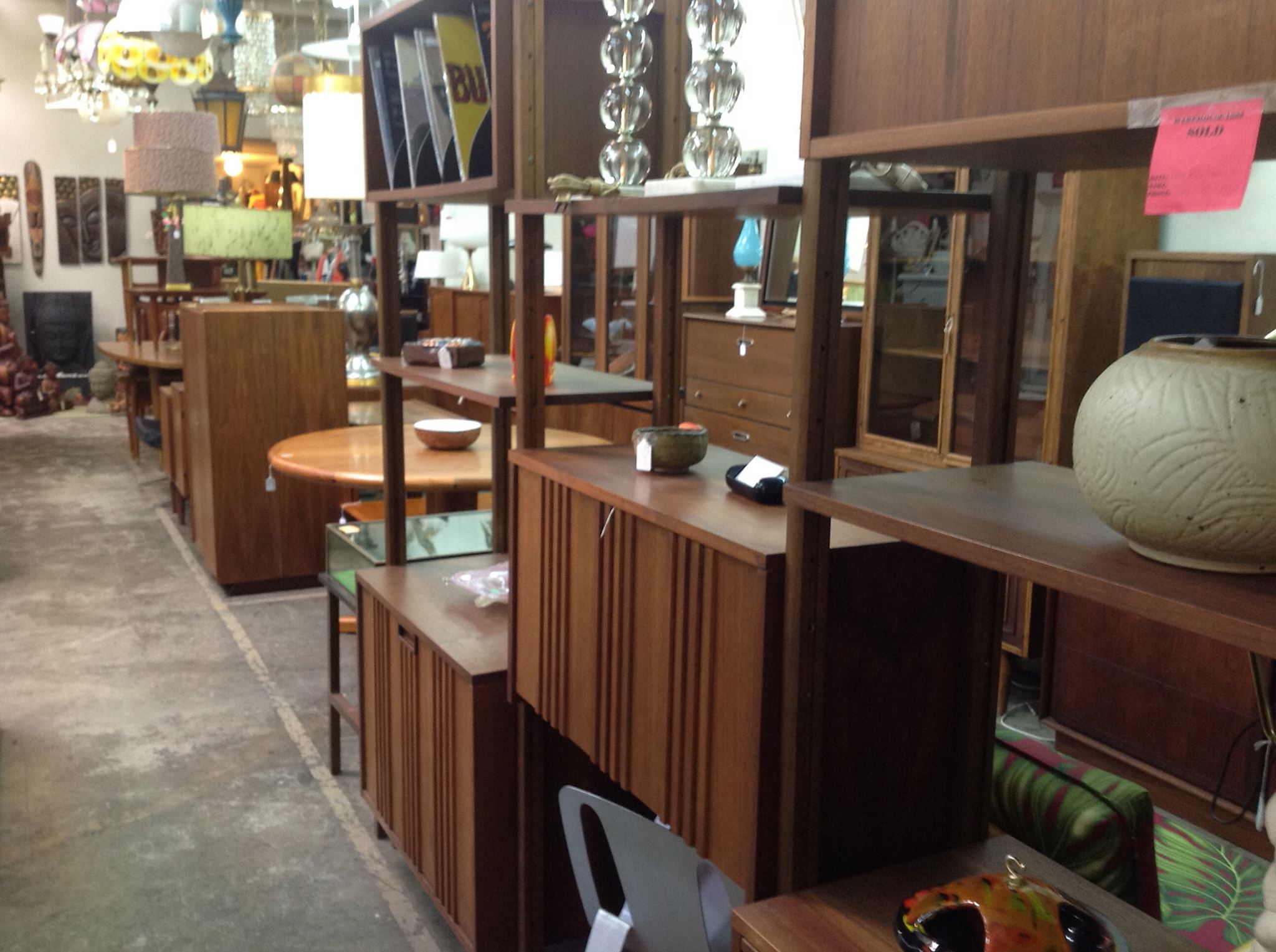Bob's Antiques And Collectables