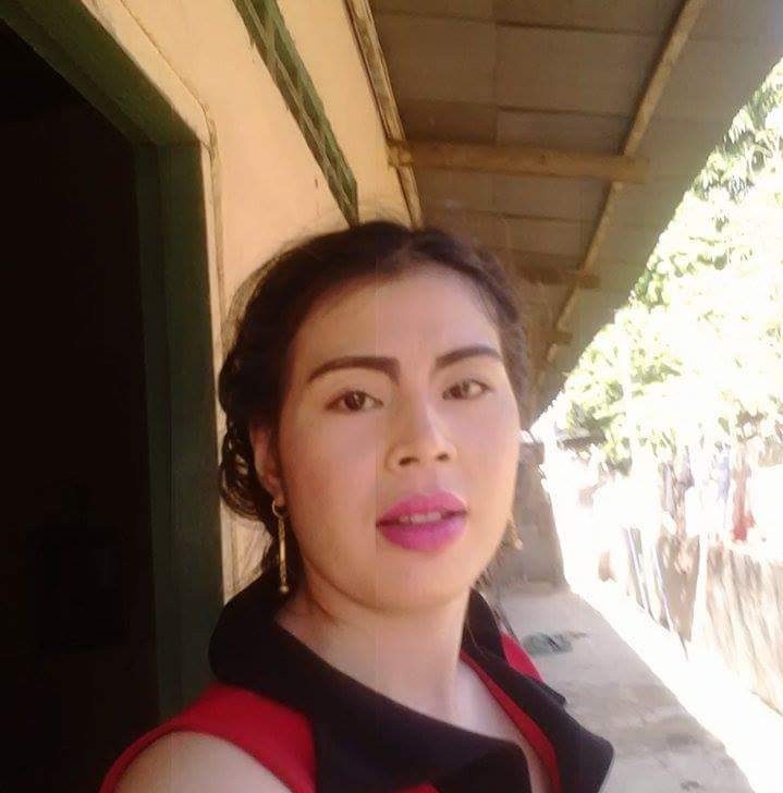 Srey Roth លក់ផលិតផលថែរក្សាសម្ផស្ស