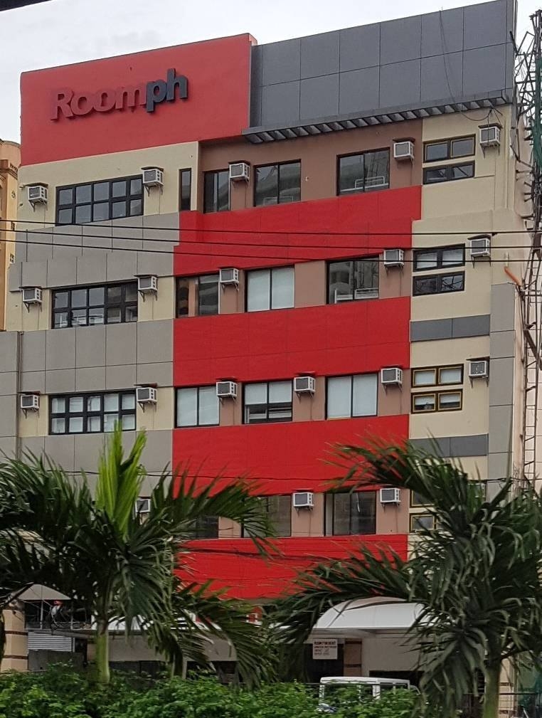 Roomph Cubao | Quezon City