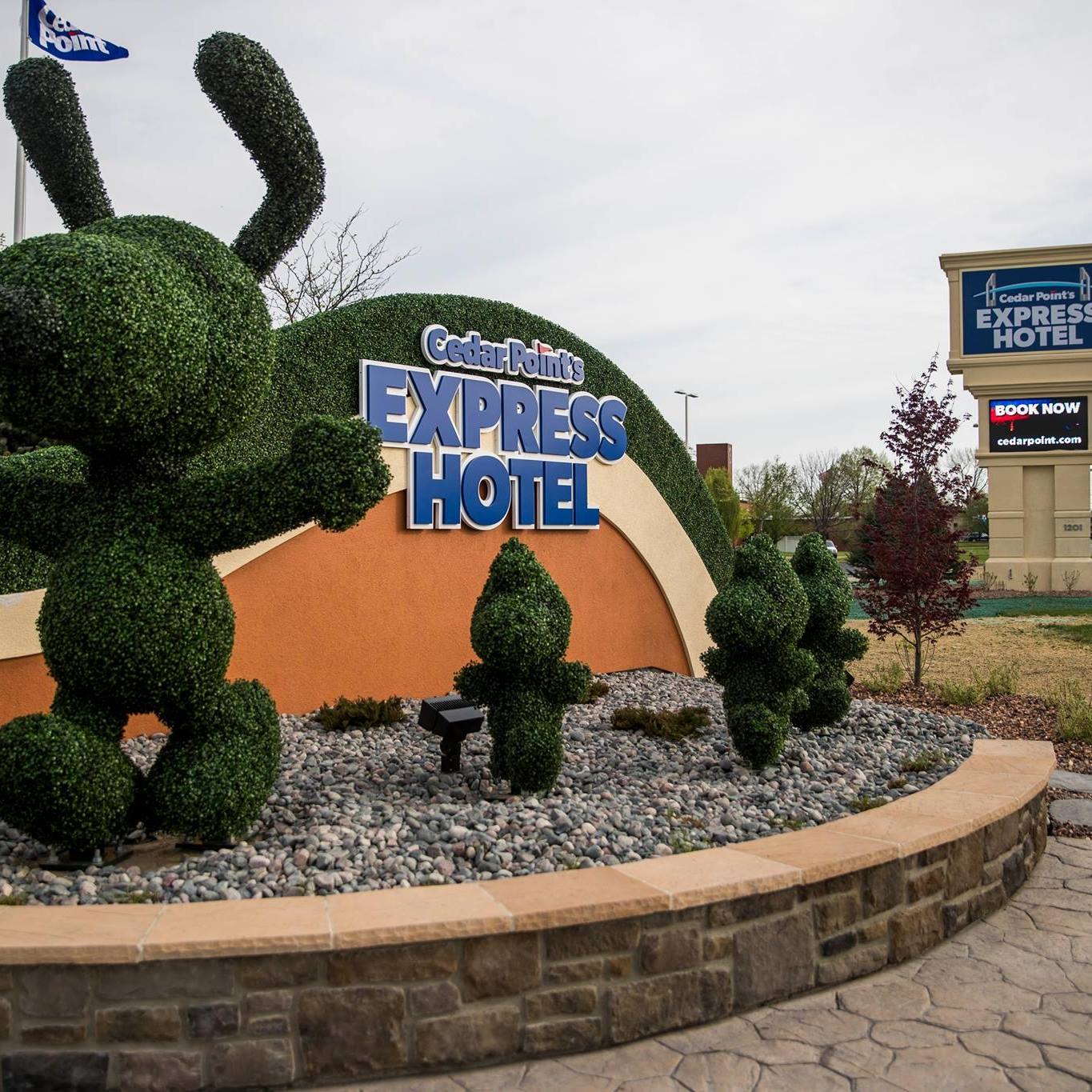 Cedar Point's Express Hotel | Sandusky OH