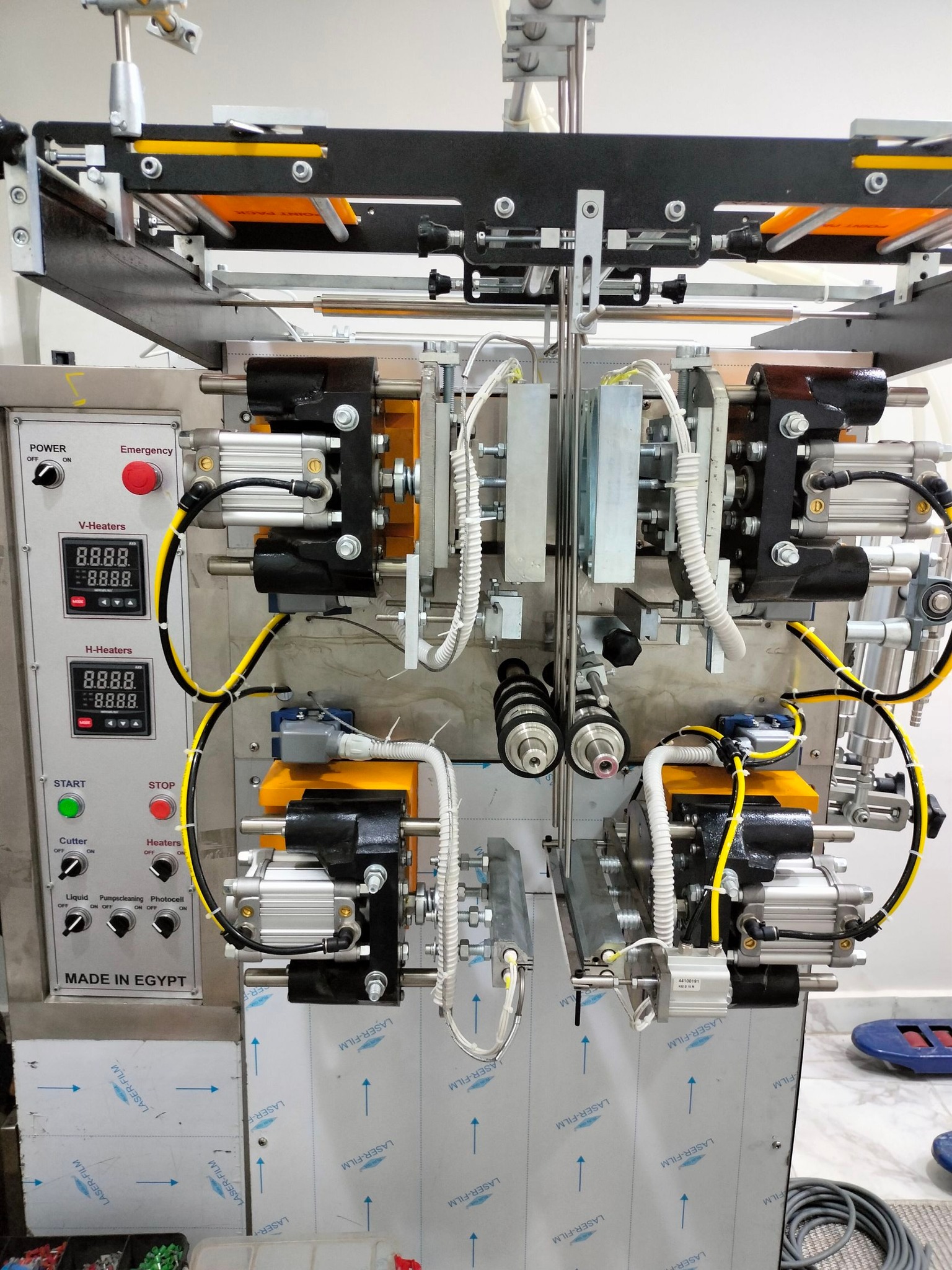 Point pack for packaging machine