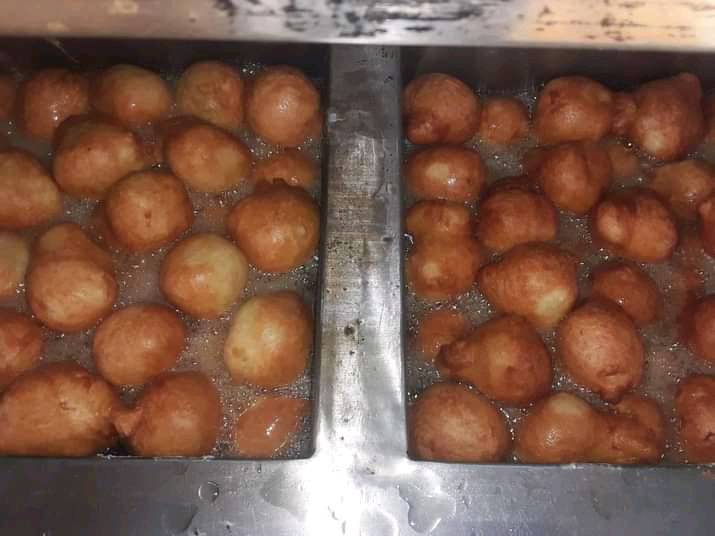 Mzekhola's vetkoek