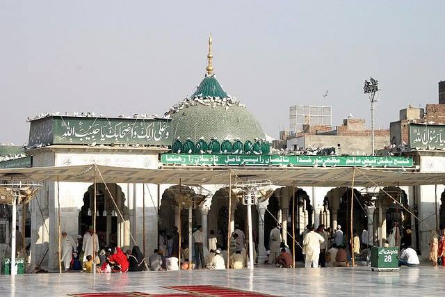 Sheikh altaf and sons pan chalya store | Multan