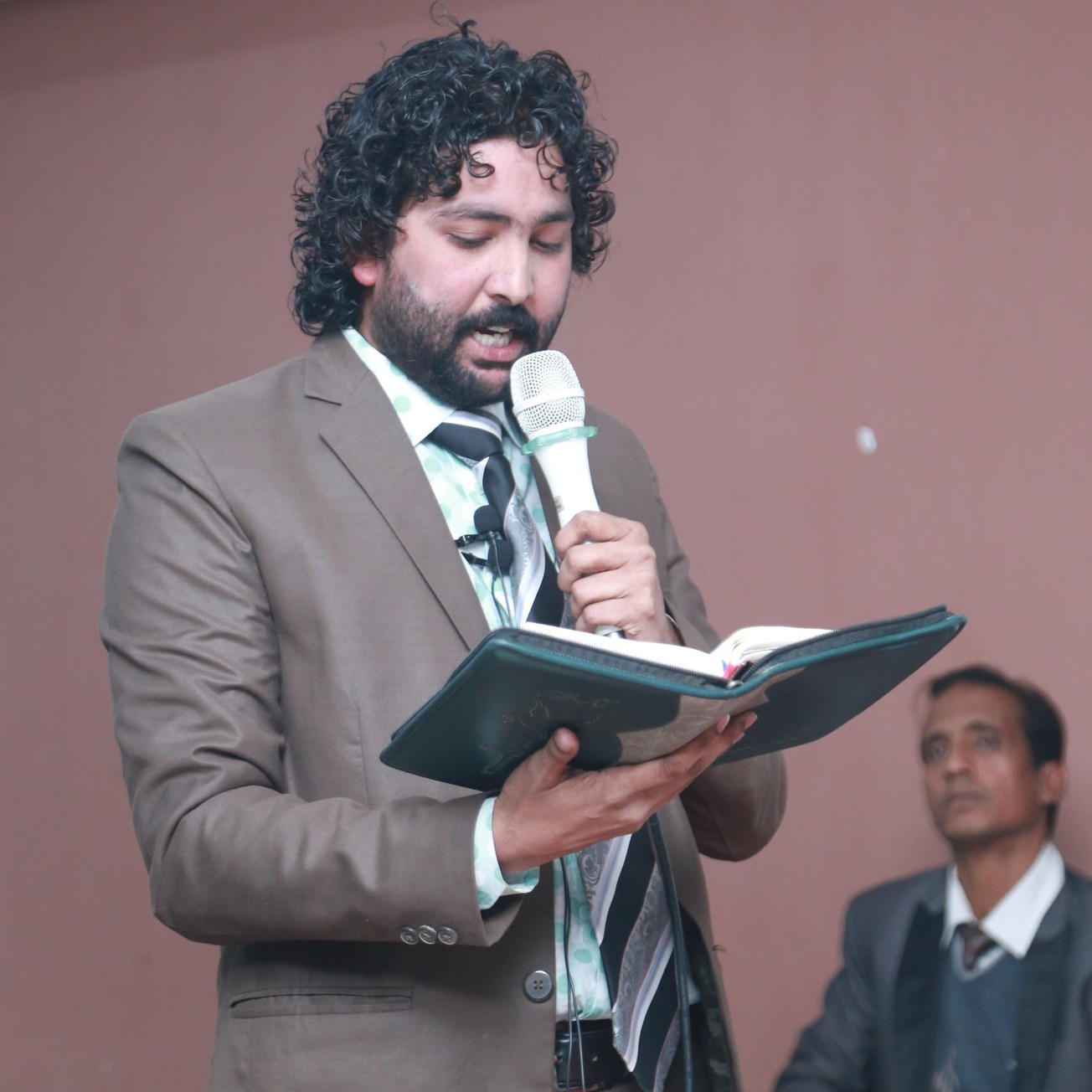 Pastor Azhar Ghafar