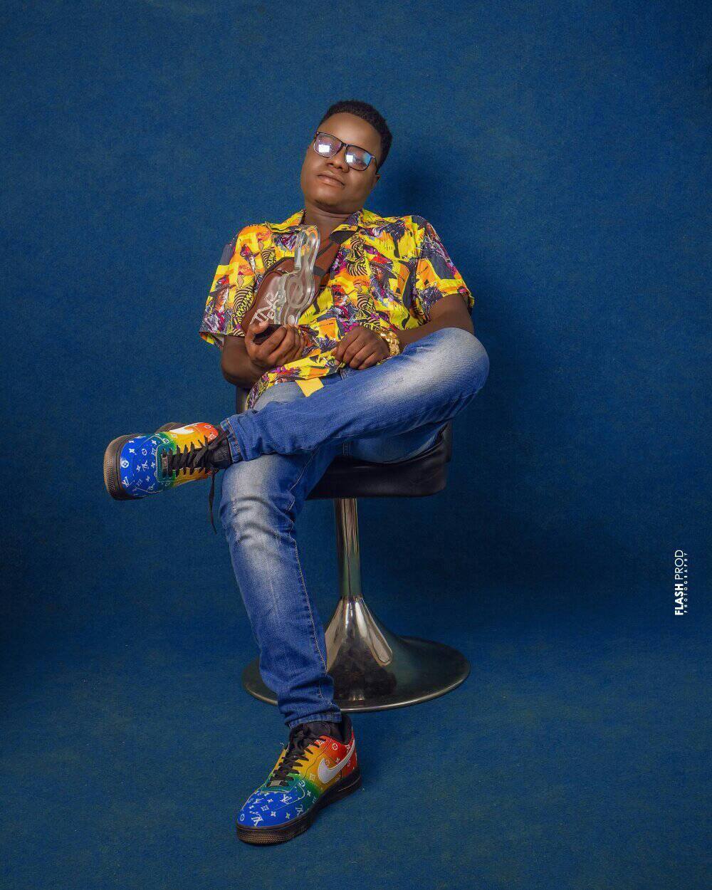 Leo Roga Officiel