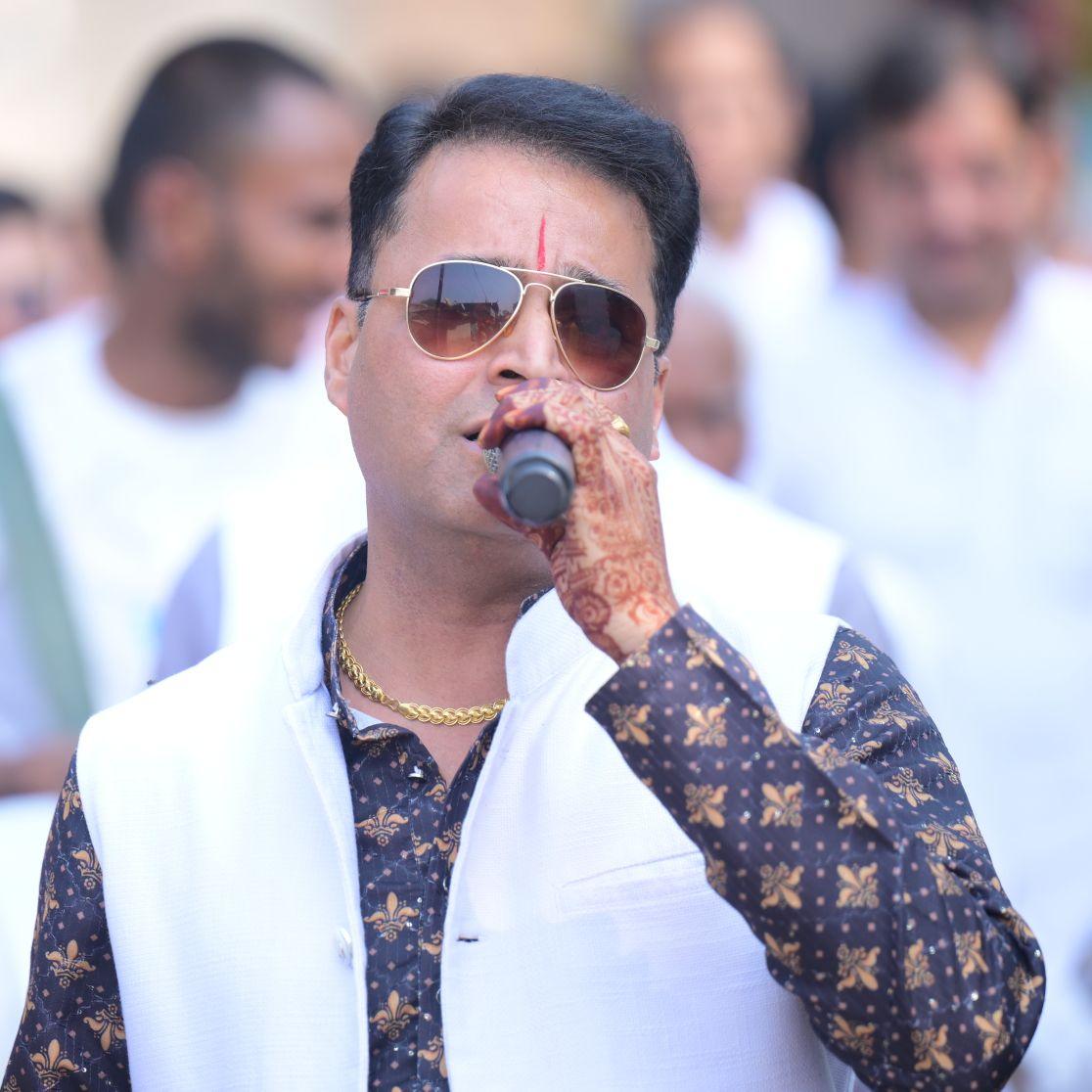 Singer Satish Chouhan