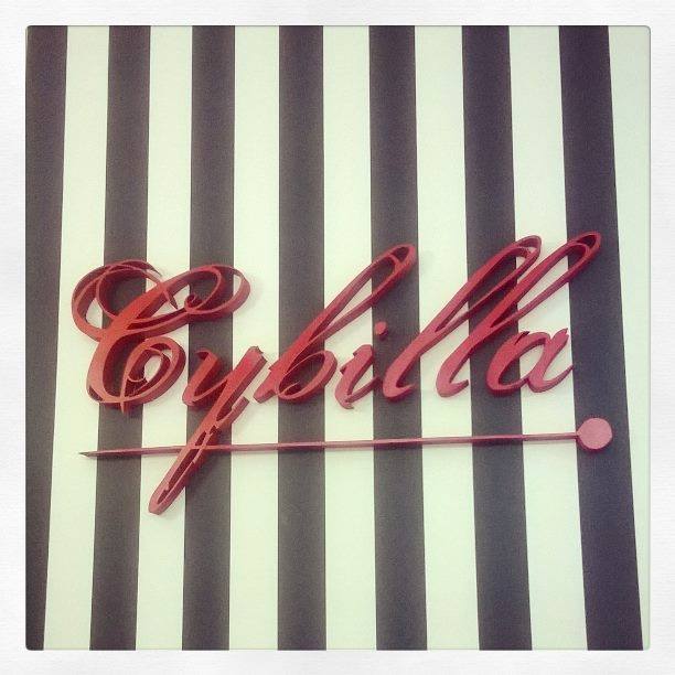 Cybilla | Trelew
