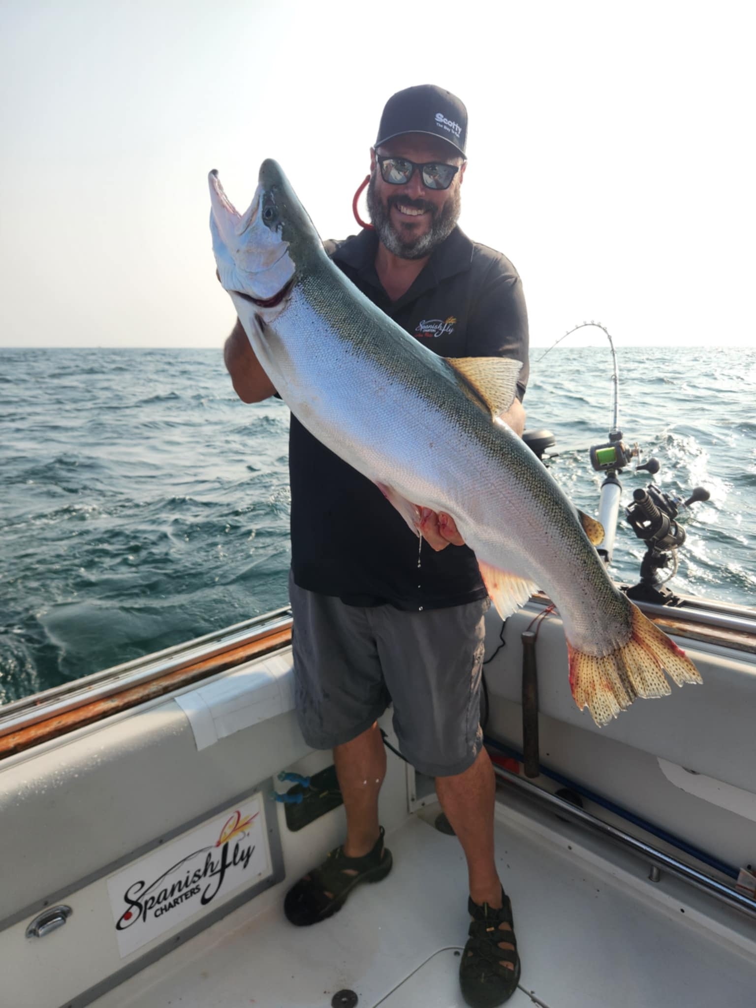 Guide de... - Guide de pêche lac Ontario Spanish Fly Charters