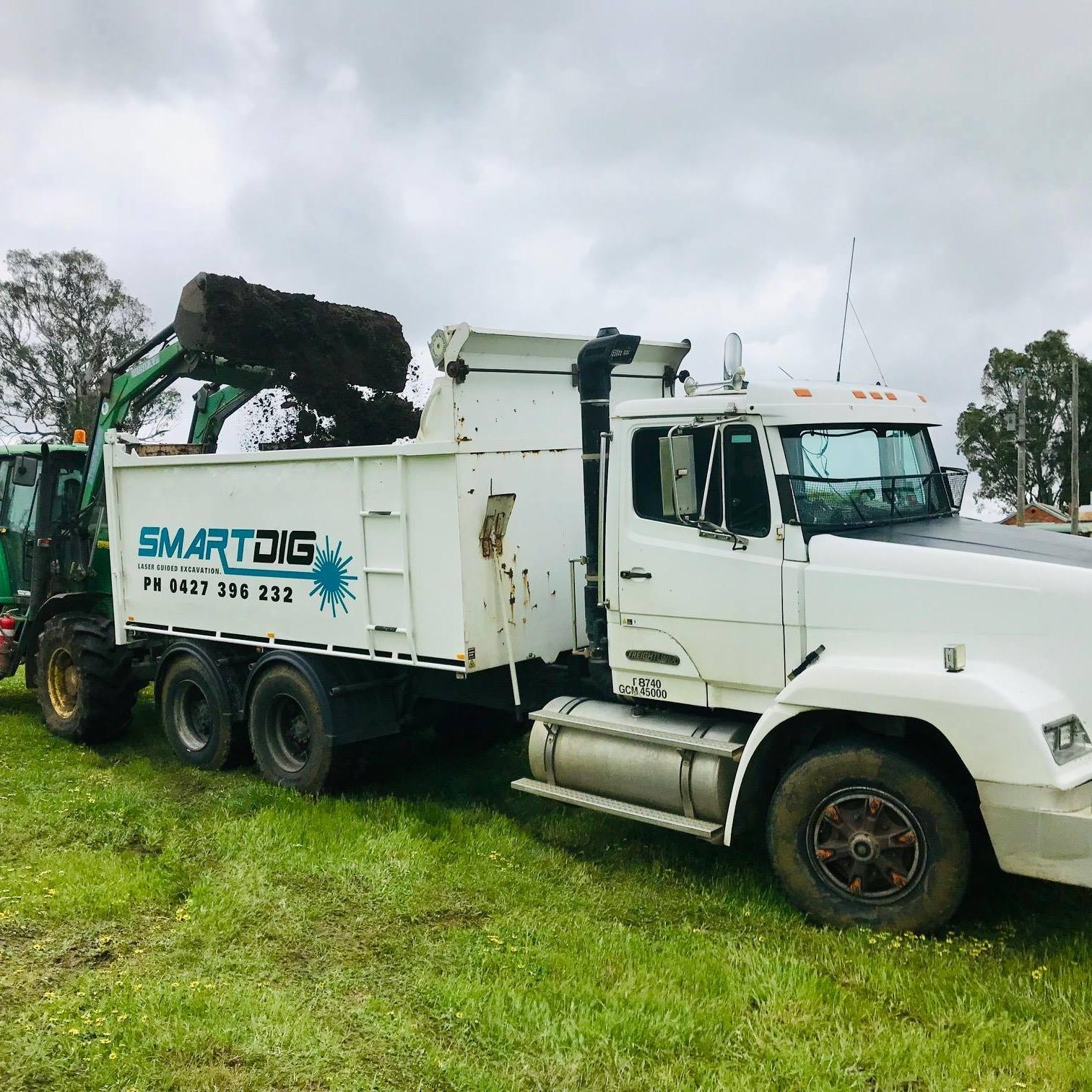 Smart Dig Earthmoving